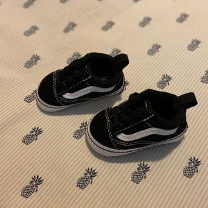 NB 0-3M vans